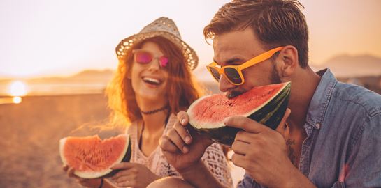 Τι τρώνε οι διατροφολόγοι το καλοκαίρι