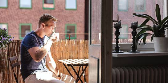 Μία βόλτα στο μπαλκόνι είναι απαραίτητη