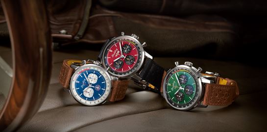 H Breitling &#39;τρέχει&#39; μαζί με τα πιο εμβληματικά αυτοκίνητα των 60s