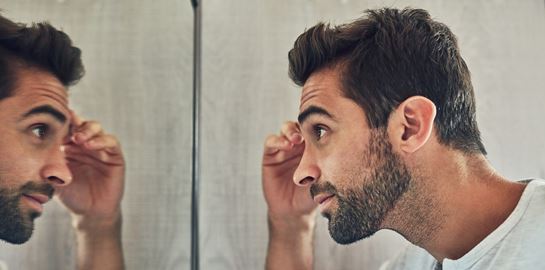 Οι αρνητικές συνέπειες της έλλειψης ύπνου στο πρόσωπο