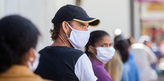 Η Βραζιλία καταστρέφεται (και) από τον κορονοϊό