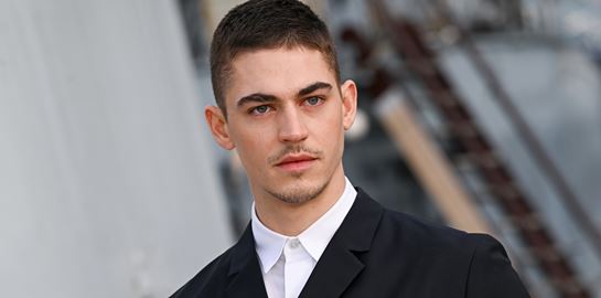 Ο Guy Ritchie ετοιμάζει σειρά για τον νεαρό Sherlock Holmes