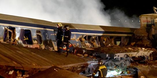 Η συγκλονιστική αναπαράσταση των 57 νεκρών των Τεμπών