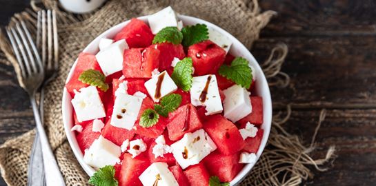 Ο παράξενος λόγος για τον οποίο είναι καλό να τρως καρπούζι με αλάτι