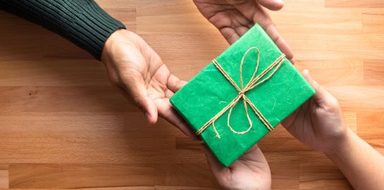 Τα πιο έξυπνα δώρα που μπορείς να προσφέρεις στη μητέρα σου, με αφορμή τη Γιορτή της Μητέρας