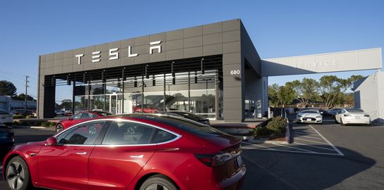 Η Tesla έχασε κεφαλαιοποίηση αντίστοιχη της Ford μέσα σε μία μόλις ημέρα