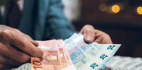 Τίποτα δεν αγγίζει τα μετρητά στην Ελλάδα