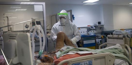 Στην εντατική του Σωτηρία, οι φωτογραφίες του Reuters