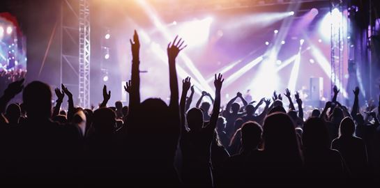 Να γιατί η μουσική στις συναυλίες ακούγεται καλύτερη από την ηχογραφημένη