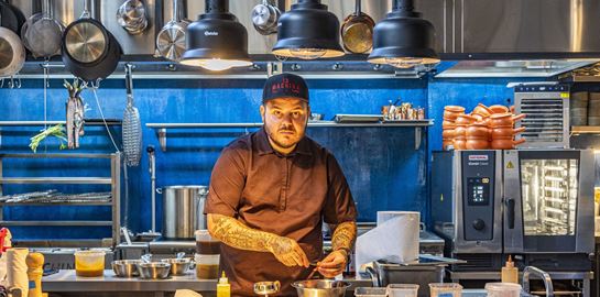 Όλοι μιλούν για το Ex Machina του Άνταμ Κοντοβά