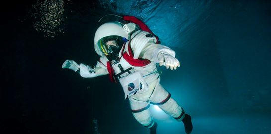 Η προπόνηση των αστροναυτών για τη Σελήνη