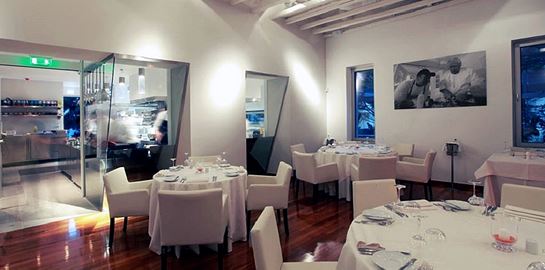 Botrini’s και Canaves Oia μαγειρεύουν για το προσωπικό των νοσοκομείων