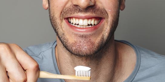 Να γιατί δεν πρέπει ποτέ να βουρτσίζεις τα δόντια σου μετά το στοματικό σεξ