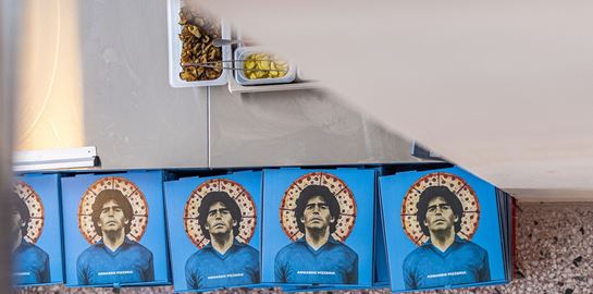 Ο Armando πασάρει πίτσα στον Κεραμεικό κι ο Μαραντόνα σκοράρει με cocktails στην Αργυρούπολη