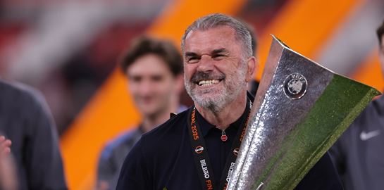 Η ζωή του Άγγελου Ποστέκογλου: Από τη Νέα Φιλαδέλφεια στην κορυφή της Ευρώπης