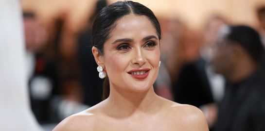 Όλες οι στιγμές που η Salma Hayek απέδειξε πόσο σέξι είναι