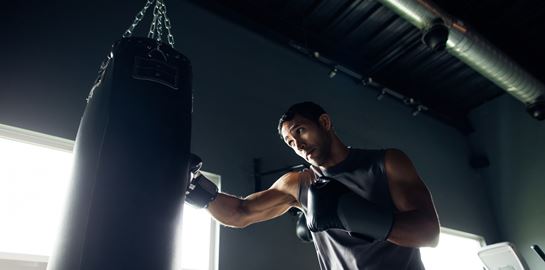 Πώς να κάψεις λίπος με 4 αερόβιες ασκήσεις πυγμαχίας