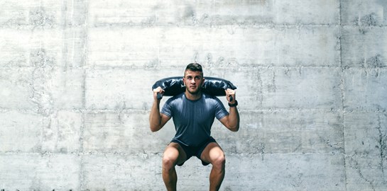 Γρήγορη γράμμωση και ενδυνάμωση με αυτές τις updated ασκήσεις