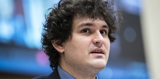 Samuel Bankman-Fried, o &#39;βασιλιάς&#39; των κρυπτονομισμάτων καταδικάστηκε σε 25 χρόνια φυλάκιση