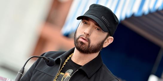 Τι κάνει ο Eminem στο φινάλε του Fortnite Season 4;