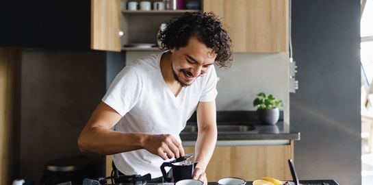 Πώς να &#39;καις&#39; περισσότερες θερμίδες ακόμα και μέσα στο σπίτι