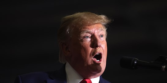 Σε άλλα νέα, έχουμε επιστροφή του Donald Trump στα social media