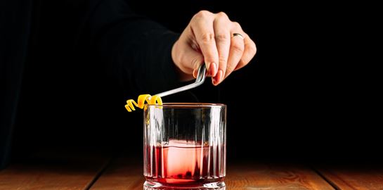 Γνώριζες γιατί το Negroni είναι κόκκινο;