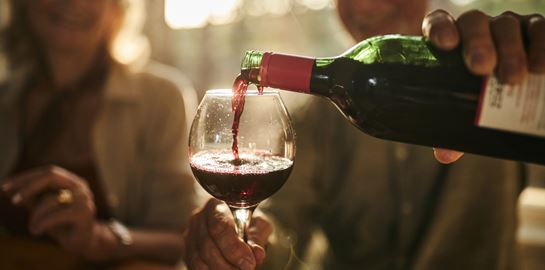 7 τρόποι για να πιεις αλκοόλ χωρίς να πάρεις θερμίδες