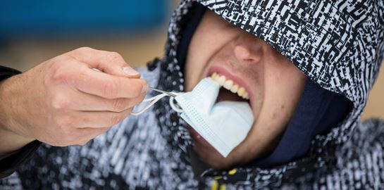 Ένα περίεργο σύμπτωμα της μετάλλαξης Όμικρον