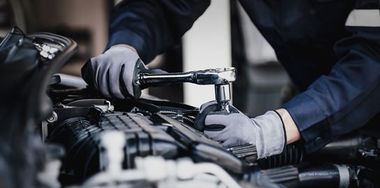 Πού χάθηκαν οι μηχανικοί της πίσω αυλής;