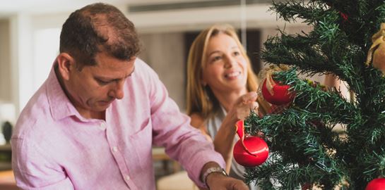 Γιατί χάνεις περισσότερα μαλλιά στις γιορτές