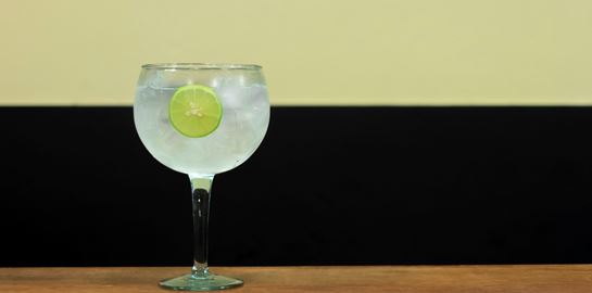 London dry gin, το απόλυτο ποτό του home bar