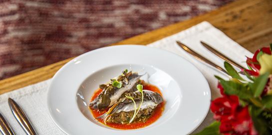 Γεύση και άρωμα Τήνου με το &quot;Μικρό Καράβι&quot; να πιάνει λιμάνι στη Γλυφάδα