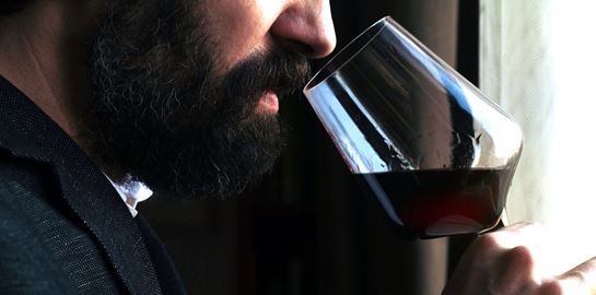 Απολαμβάνοντας το κρασί όπως οι οινογνώστες