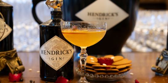 Πήγαμε στην Fondazione Aficionados Christmas Unusual Extravaganza και απολαύσαμε Hendrick&#39;s gin