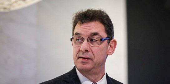 Η αισιόδοξη εκτίμηση του Άλμπερτ Μπουρλά για την πανδημία