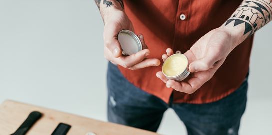 Είναι το κερί ό,τι καλύτερο για τα μαλλιά;