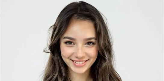 &#39;Θέλουμε να γίνει η επόμενη Scarlett Johansson&#39;-η νέα σταρ του Χόλιγουντ είναι ψεύτικη