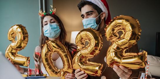 Πώς θα προστατευθείς τις γιορτές από τη μετάλλαξη Όμικρον