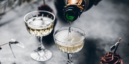 Ο πόλεμος της σαμπάνιας έχει ήδη ξεκινήσει