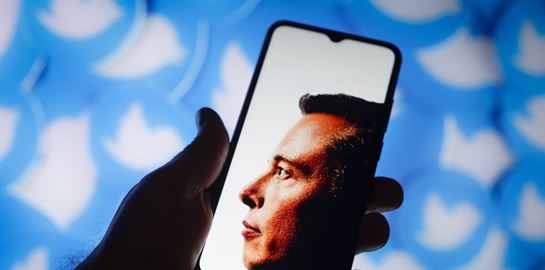 Οι λογαριασμοί στο Twitter που &#39;ανέστησε&#39; ο Elon Musk