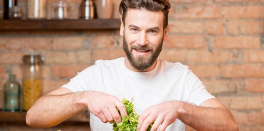 Πώς θα κάνεις τη σαλάτα σου πλήρες γεύμα