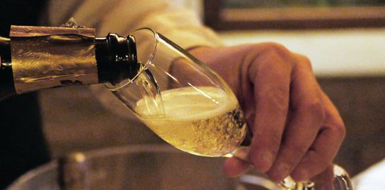 Τα λάθη που δεν πρέπει να κάνεις με τη σαμπάνια