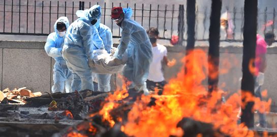 H τραγωδία της Ινδίας αφορά όλο τον πλανήτη