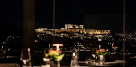Opposite at 507: Fine comfort με την Ακρόπολη στο πιάτο