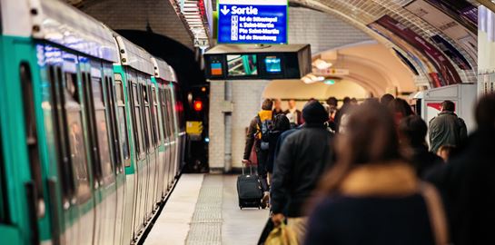 Το αμφιλεγόμενο σχέδιο της Γαλλίας για τα Μέσα Μαζικής Μεταφοράς