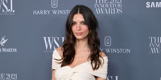 Μία απορία της Emily Ratajkowski για την απιστία