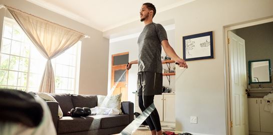 3 αποτελεσματικές ασκήσεις για να μπεις στον κόσμο του fitness