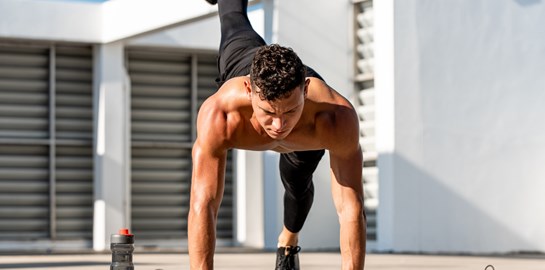 Μπορείς όντως να γυμνάσεις ολόκληρο το κορμί σου μέσα σε 14 λεπτά;