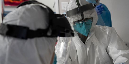 Πόσες κλίνες στις ΜΕΘ είναι τελικά διαθέσιμες στην Αττική